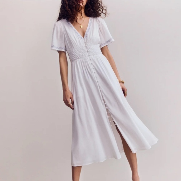 Reformation Dresses & Skirts - Reformation Kamryn Dress size 0